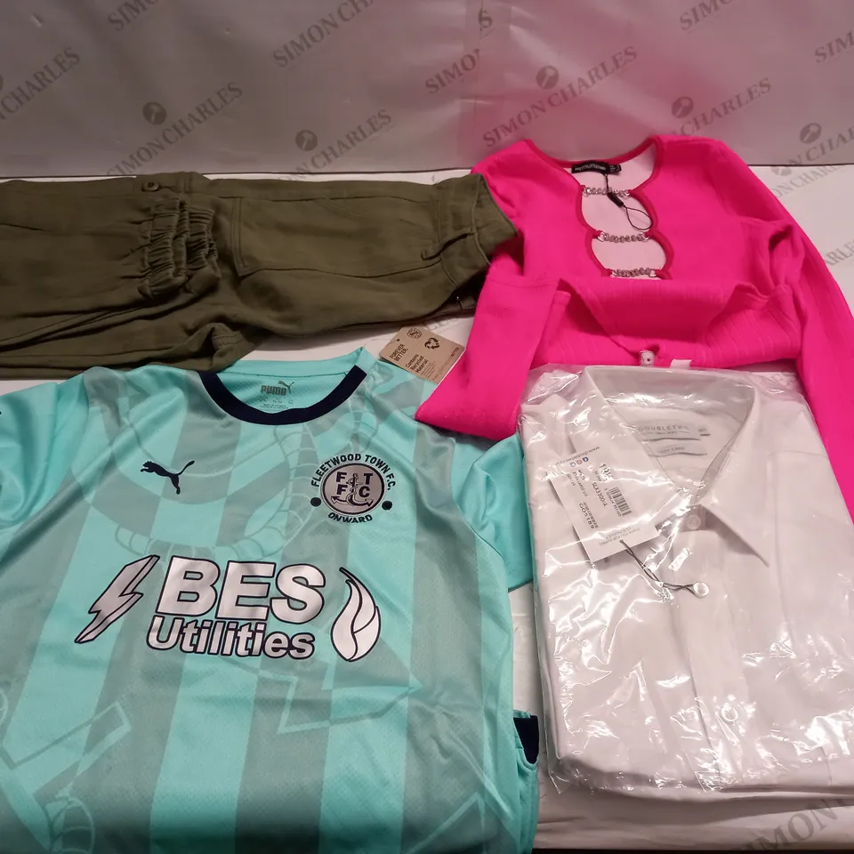 LARGE QUANTITY OF CLOTHING ITEMS TO INCLUDE INNOVATION SOCKS - FLEETWOOD TOWN FC KIT - SHEIN PANTS ECT