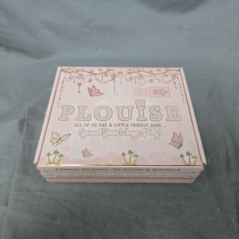 BOXED AND SEALED SPREAD YOUR WINGS & FLY MINI BLIND BOX