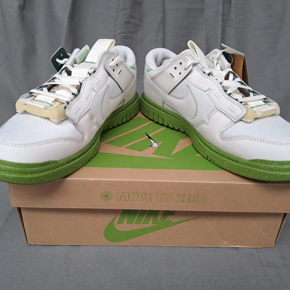 BOXED PAIR OF NIKE AIR DUNK LOW JUMBO SHOES IN WHITE/GREEN UK SIZE 10