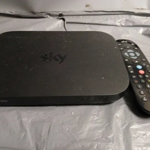 SKY EM150 Q MINI BOX