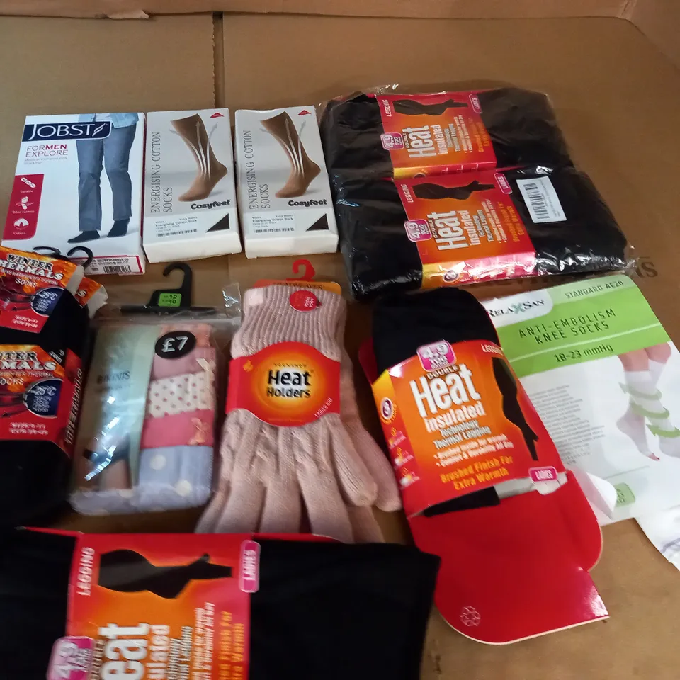 LOT OF 11 ASSORTED CLOTHING ACCESSORY ITEMS