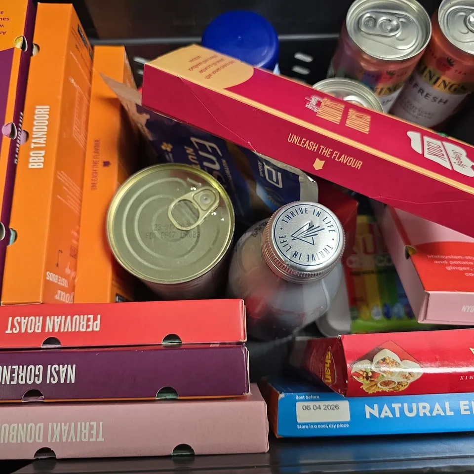 APPROXIMATELY 12 ASSORTED FOOD & DRINK ITEMS TO INCLUDE - RUBICON MANGO , NOEL'S CARBONATE OF SODA ETC