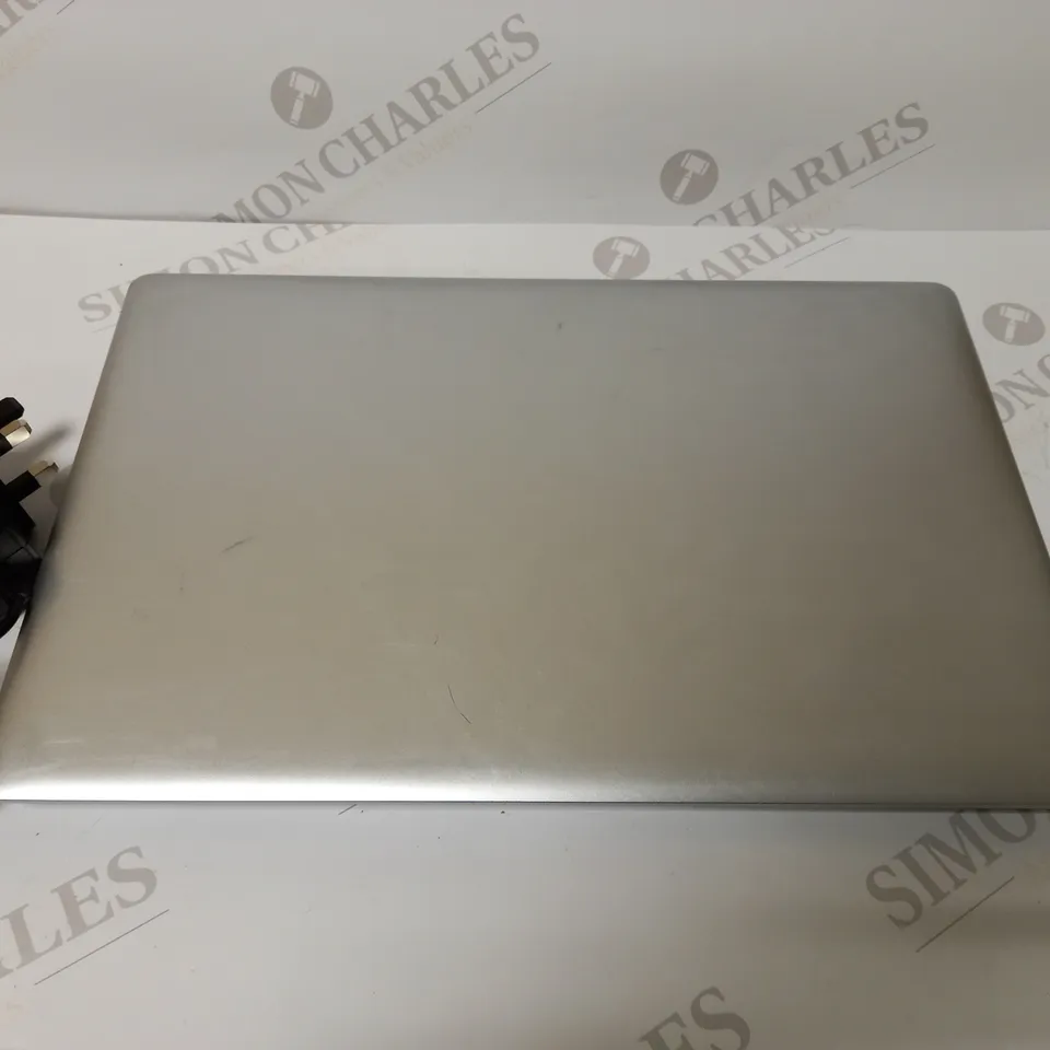 UNBRANDED UNBOXED SILVER LAPTOP APPROX. 14" SCREEN 