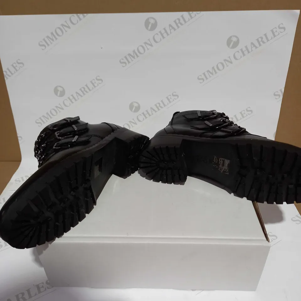 MODA COLEENE BOOT BLACK - SIZE 6.5