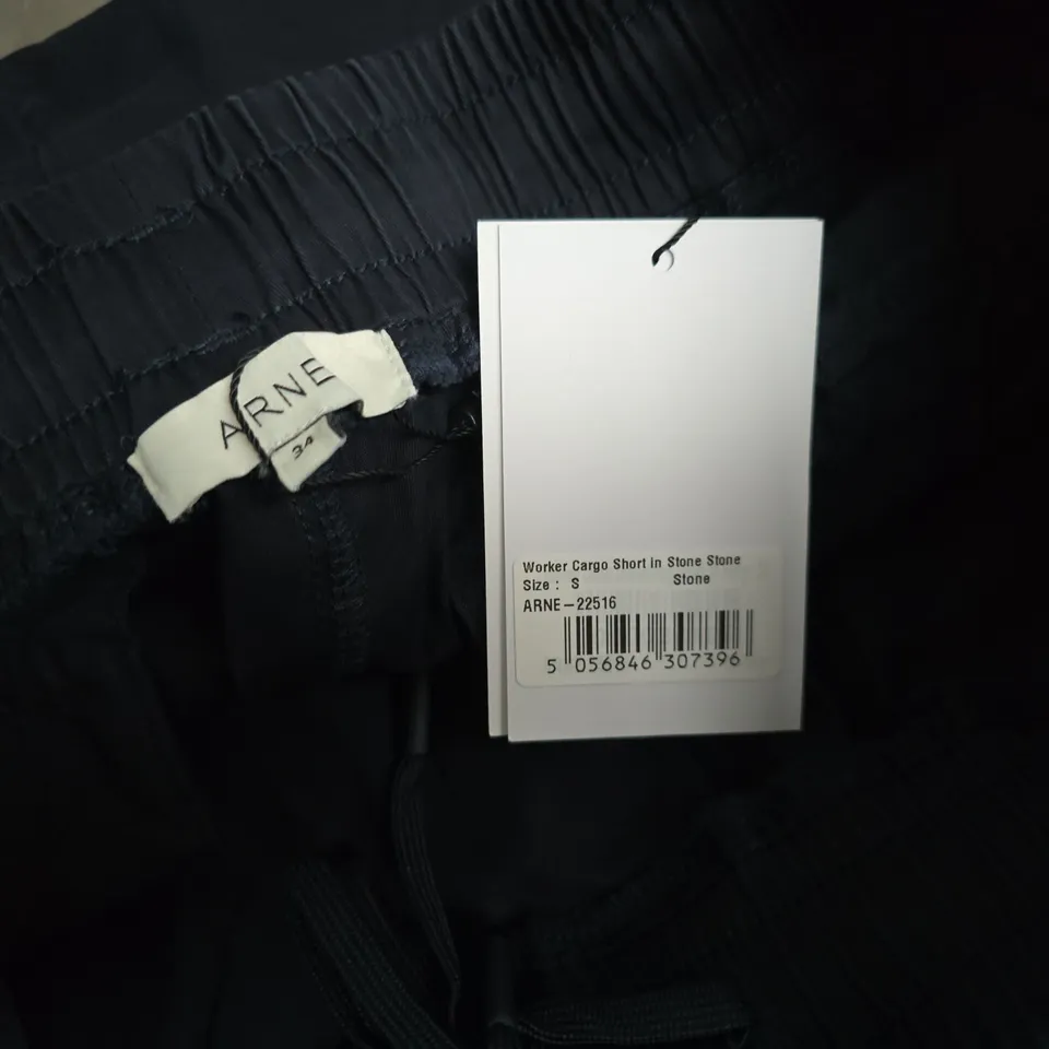 ARNE WORKER CARGO SHORTS IN STONE - SIZE 34