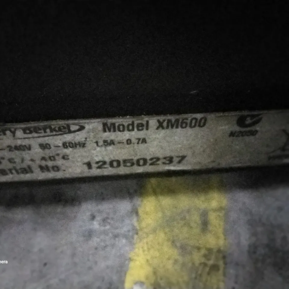 AVERY BERKEL XM600 LABEL AND RECEIPT PRINTING SCALES