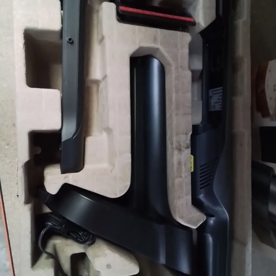 KLEENEZE KL01479 CORDLESS HAND VACUUM 