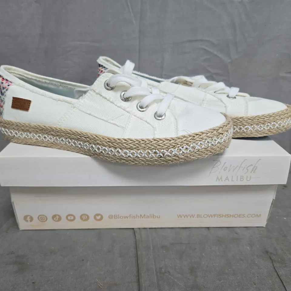 BOXED PAIR OF BLOWFISH BEUNOS SHOES IN WHITE SIZE UK 7