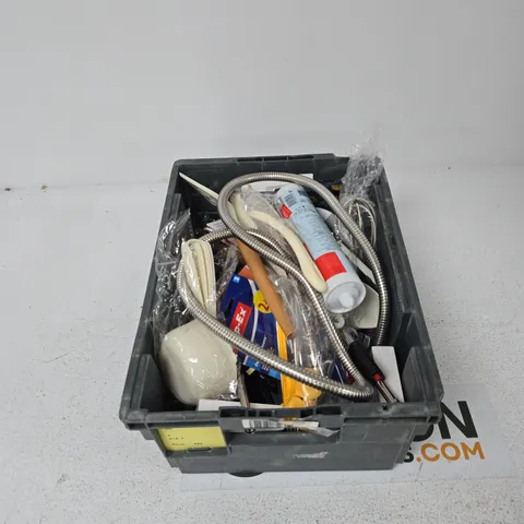 TOTE OF APPROXIMATELY 15 ASSORTED ITEMS TO INCLUDE: HARRIS PAINTBRUSHES 
