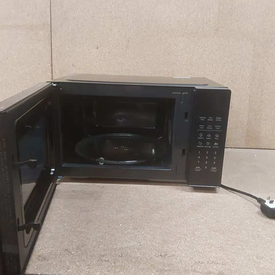 HISENSE 900W MICROWAVE OVEN 