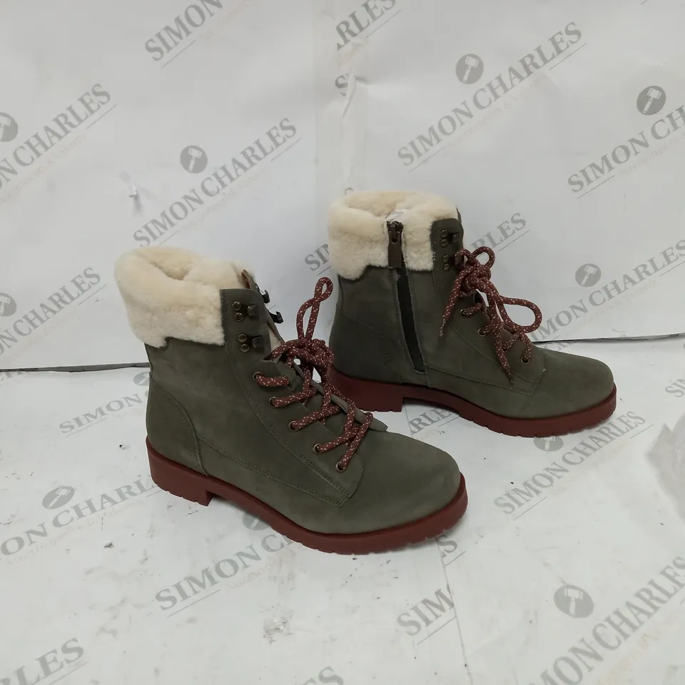 BRAND VIONIC OLIVE ZOE HIKER ANKLE BOOTS - SIZE 6 - UNBOXED 