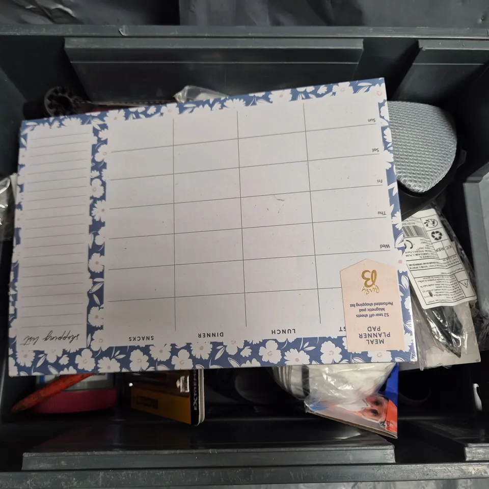 APPROXIMATELY 12 ASSORTED HOUSEHOLD ITEMS TO INCLUDE CAUSTIC SODA DRAIN CLEANER, PENCILS, DISPOSABLE MASKS, ETC
