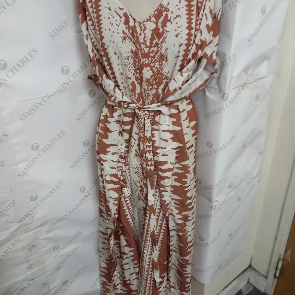 ORNELLA CAFTAN BEACH COVER BELTED IN BROWN/CREAM ONE SIZE