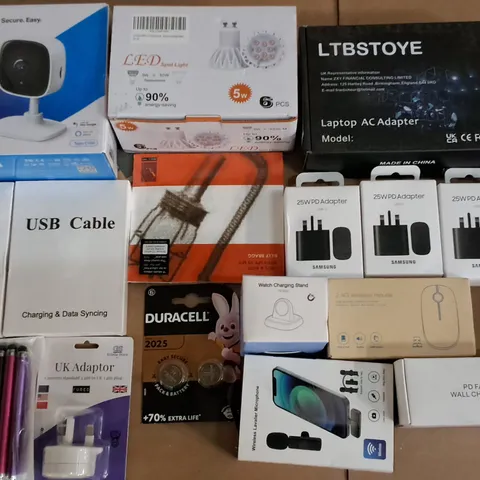 LARGE QUANTITY OF ASSORTED ITEMS TO INCLUDE SAMSUNG 25W PD ADAPTERS, TAPO WIFI CAMERA AND LED SPOT LIGHTS