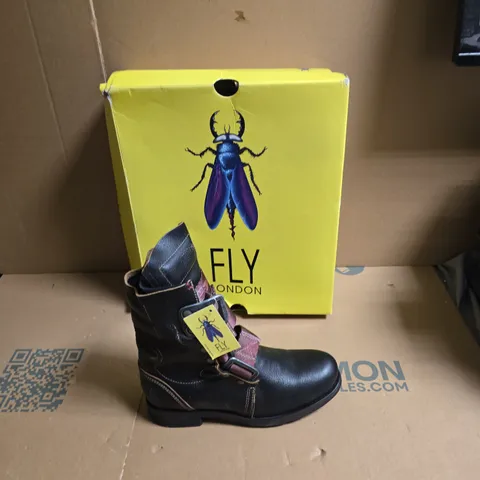 FLY LONDON BOOTS β BLACK LEATHER ANKLE BOOTS WITH BURGUNDY STRAPS - EUR SIZE 36