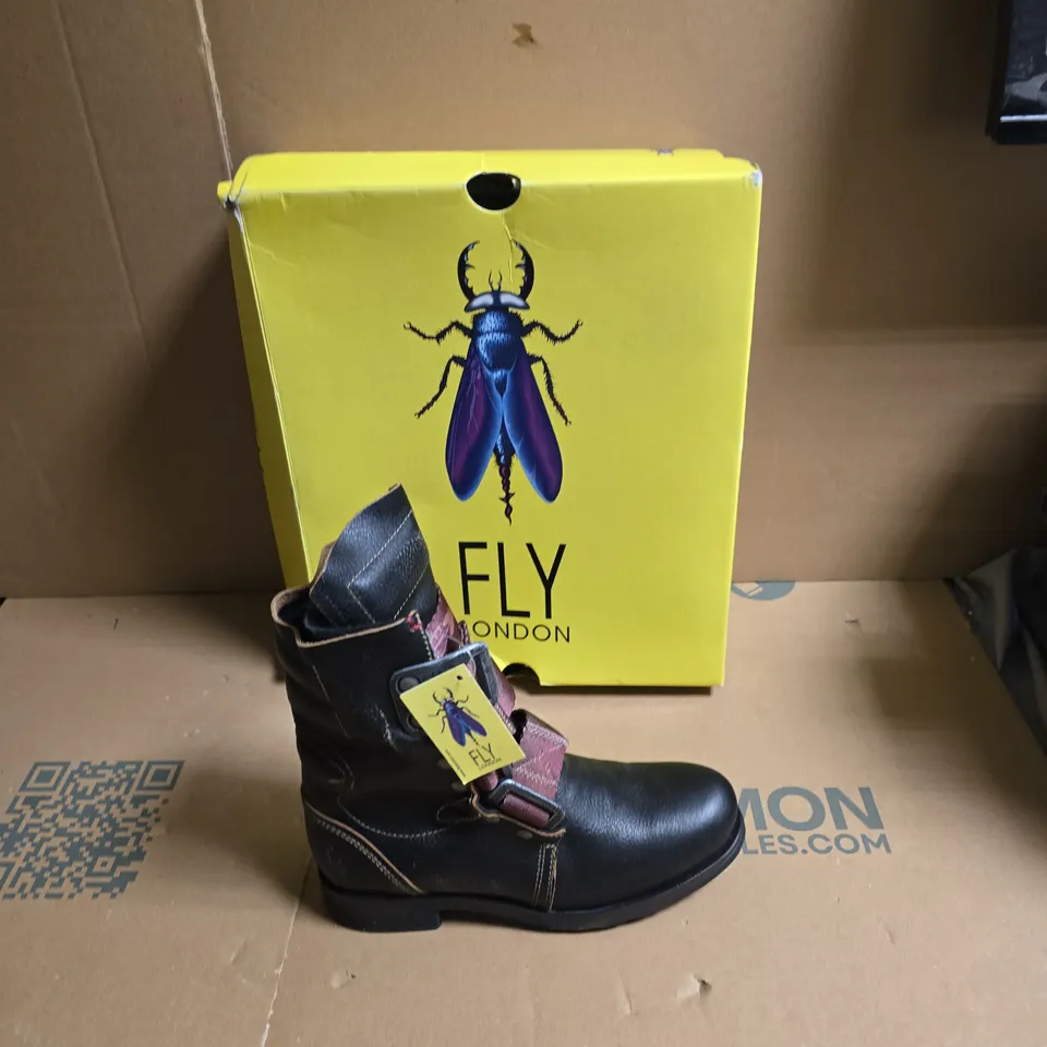 FLY LONDON BOOTS – BLACK LEATHER ANKLE BOOTS WITH BURGUNDY STRAPS - EUR SIZE 36