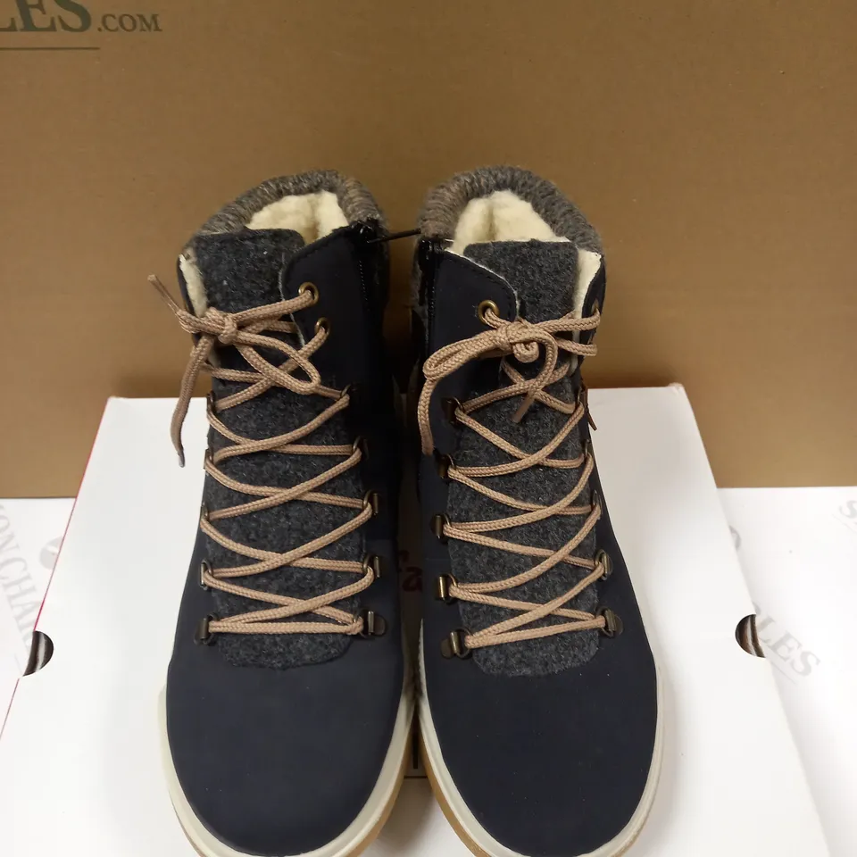 RIEKER LACE BOOT NAVY - SIZE 6.5