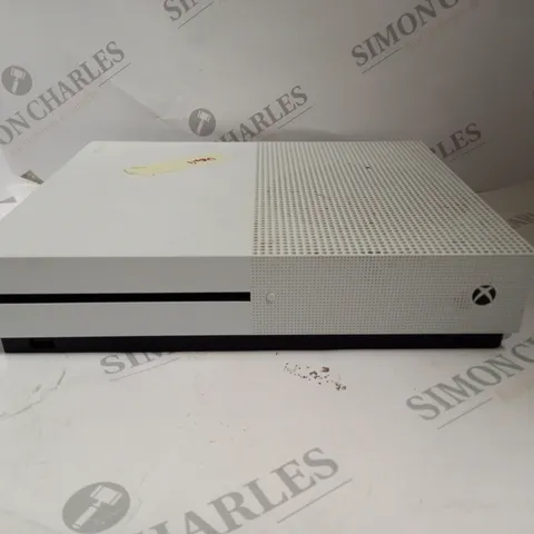 XBOX ONE S CONSOLE IN WHITE