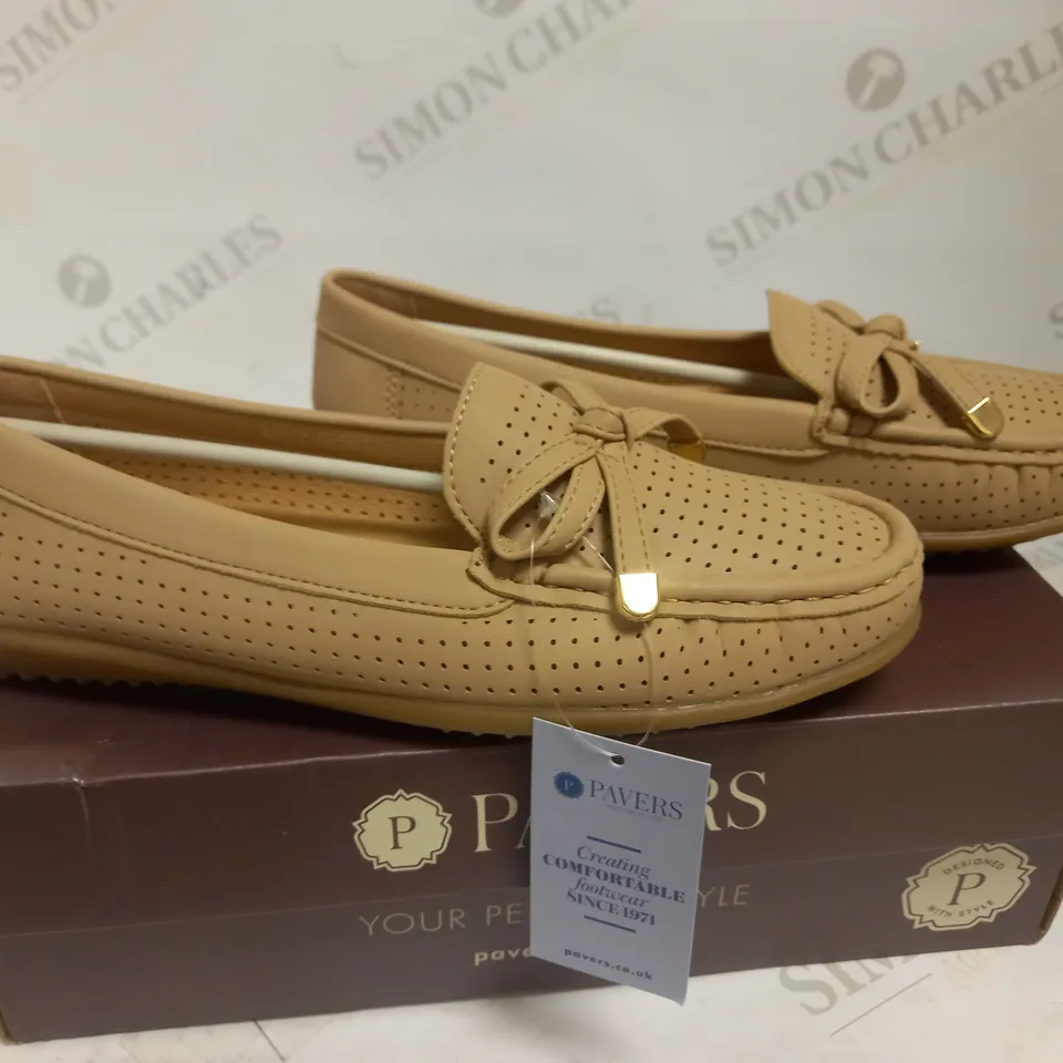 PAVERS BEIGE SLIP ON LOAFERS UK4