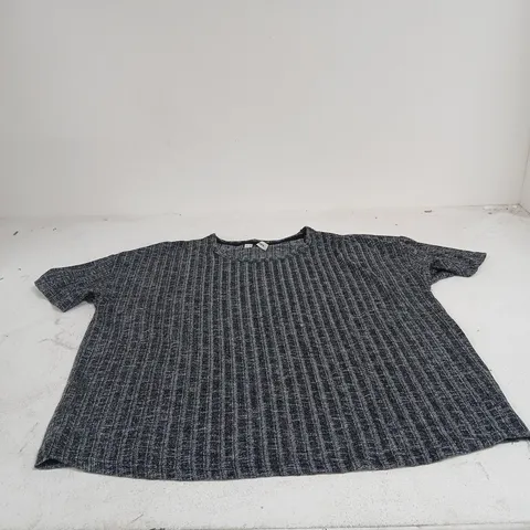 BON PRIX BLACK/GREY TOP AND BOTTOMS MEDIUM
