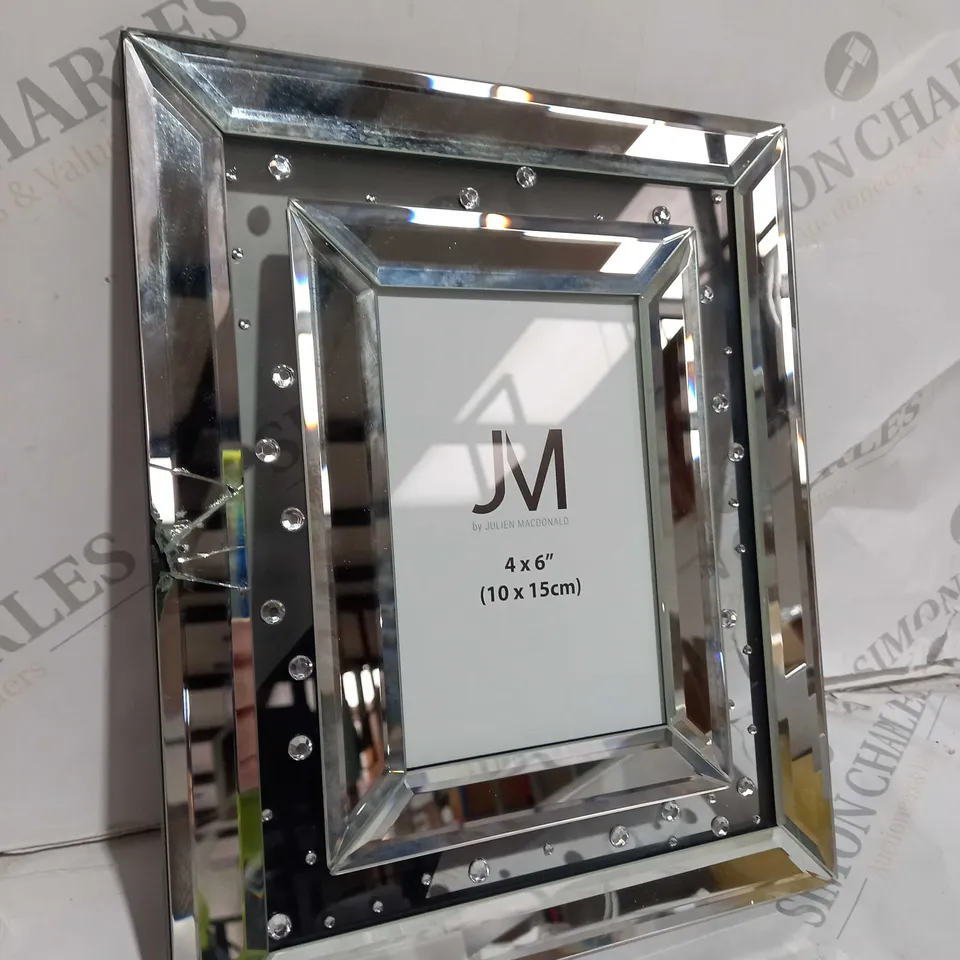 BOXED JM BY JULIEN MACDONALD PICTURE FRAME- COLLECTION ONLY 