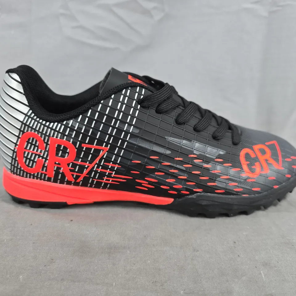 CR7 FOOTBALL TRAINERS - UK SIZE 36