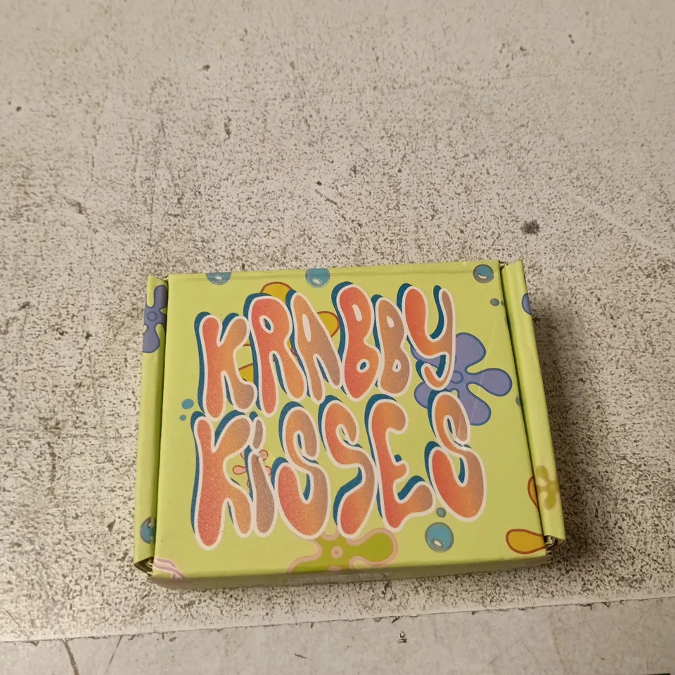 MADE BY MITCHELL KRABBY KISSES BUNDLE – COSMETIC BLUSH SET (SPONGEBOB) – BOXED
