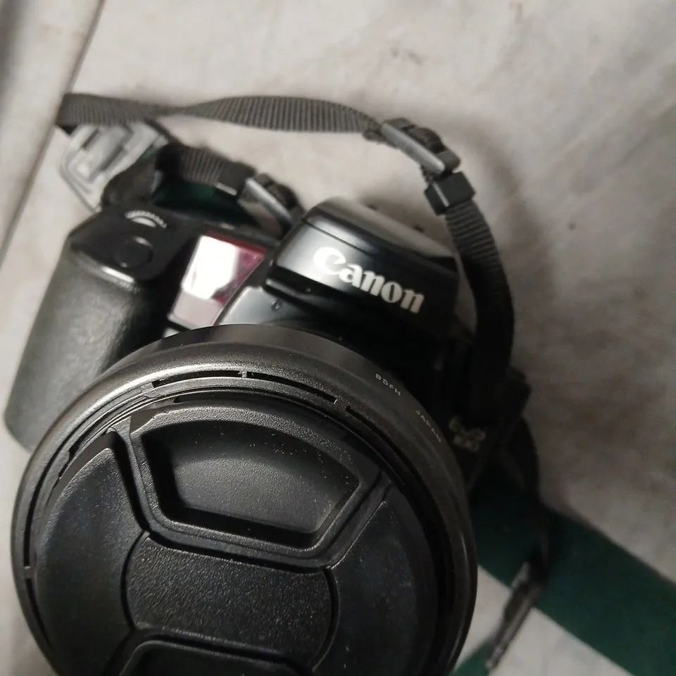 CANON EOS 100 35MM FILM SLR CAMERA WITH ZOOM LENS