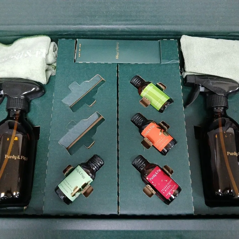 BOXED PURDY & FIGG CLEANING SET
