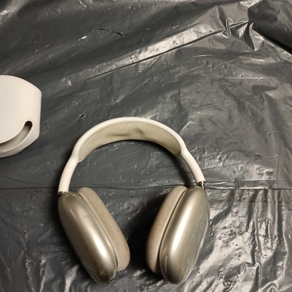 APPLE AIRPODS MAX WIRELESS OVER-EAR HEADPHONES – SPACE GRAY (DESIGNED BY APPLE IN CALIFORNIA)