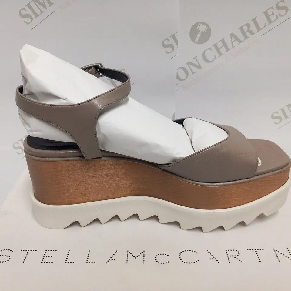 BOXED PAIR OF STELLA MCCARTNEY LIGHTGREY SANDAL SIZE 37.5