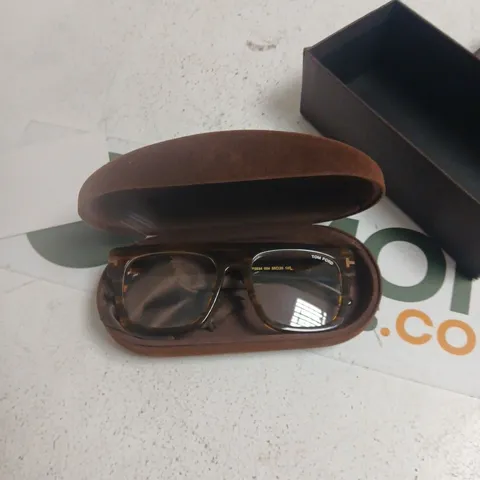 TOM FORD EYEGLASSES – TORTOISESHELL FRAME WITH CASE