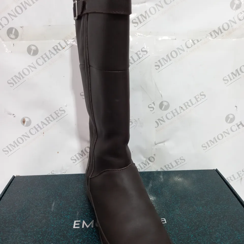 BOXED PAIR OF EMU NATASHA LEATHER BOOTS, ESPRESSO - SIZE 6