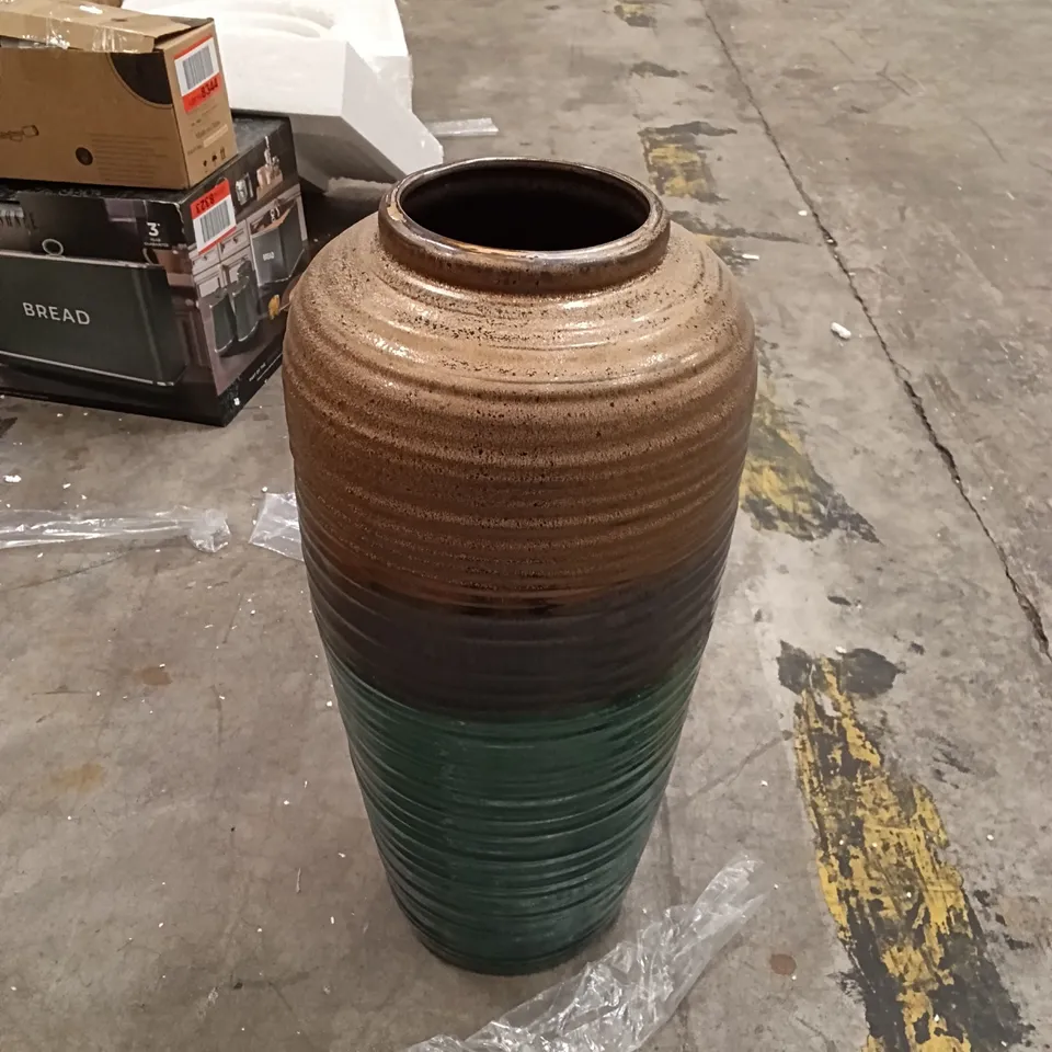 BOXED DECORATIVE CERAMIC FLOOR VASE 