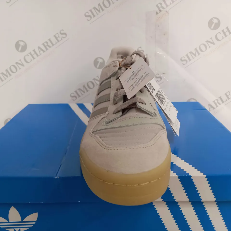 BOXED ADIDAS FORUM LOW CL - UK 10 1/2