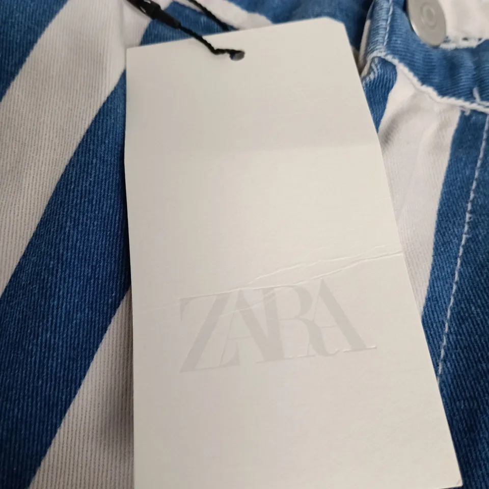 ZARA STRIPED BLUE & WHITE SHORTS – UK 30 (EU 38) – TAGGED