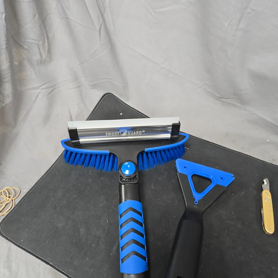 DELK FROSTGUARD MULTI-FUNCTION SNOW REMOVAL TOOL