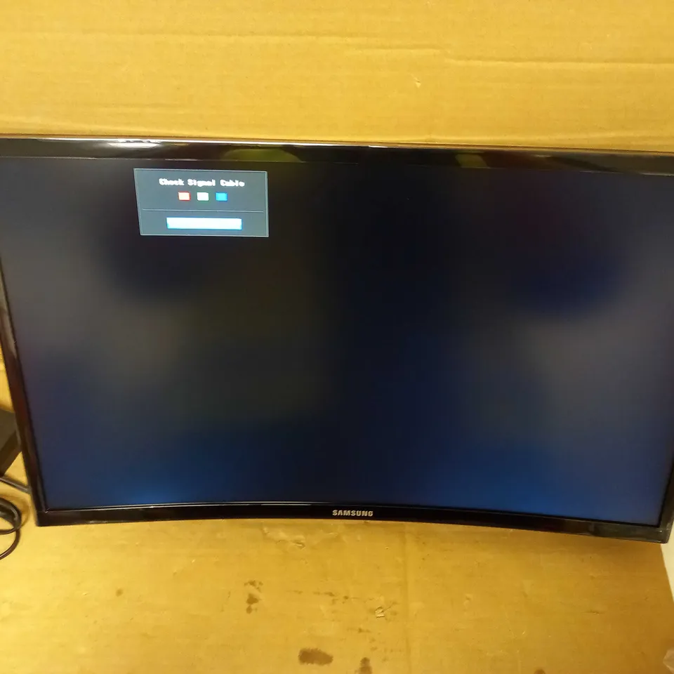 SAMSUNG CF396 ESSENTIAL CURVED MONITOR 