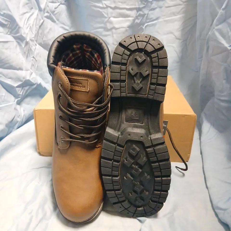 BOXED MOUNTAIN WAREHOUSE MEN'S BROWN LEATHER HIKING BOOTS – UK 10 (US 11, EU 44)