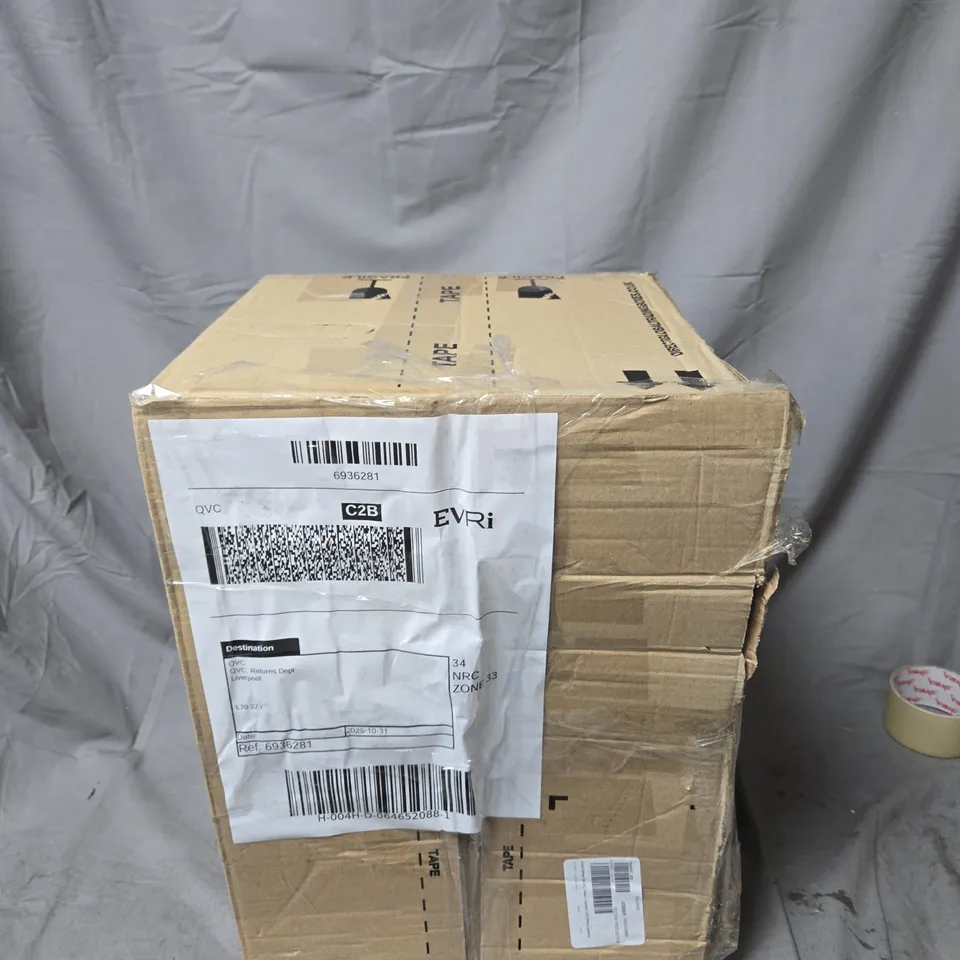 HOME STORIES SET OF 2 INDOOR / OUTDOOR LED EFFECT LANTERNS