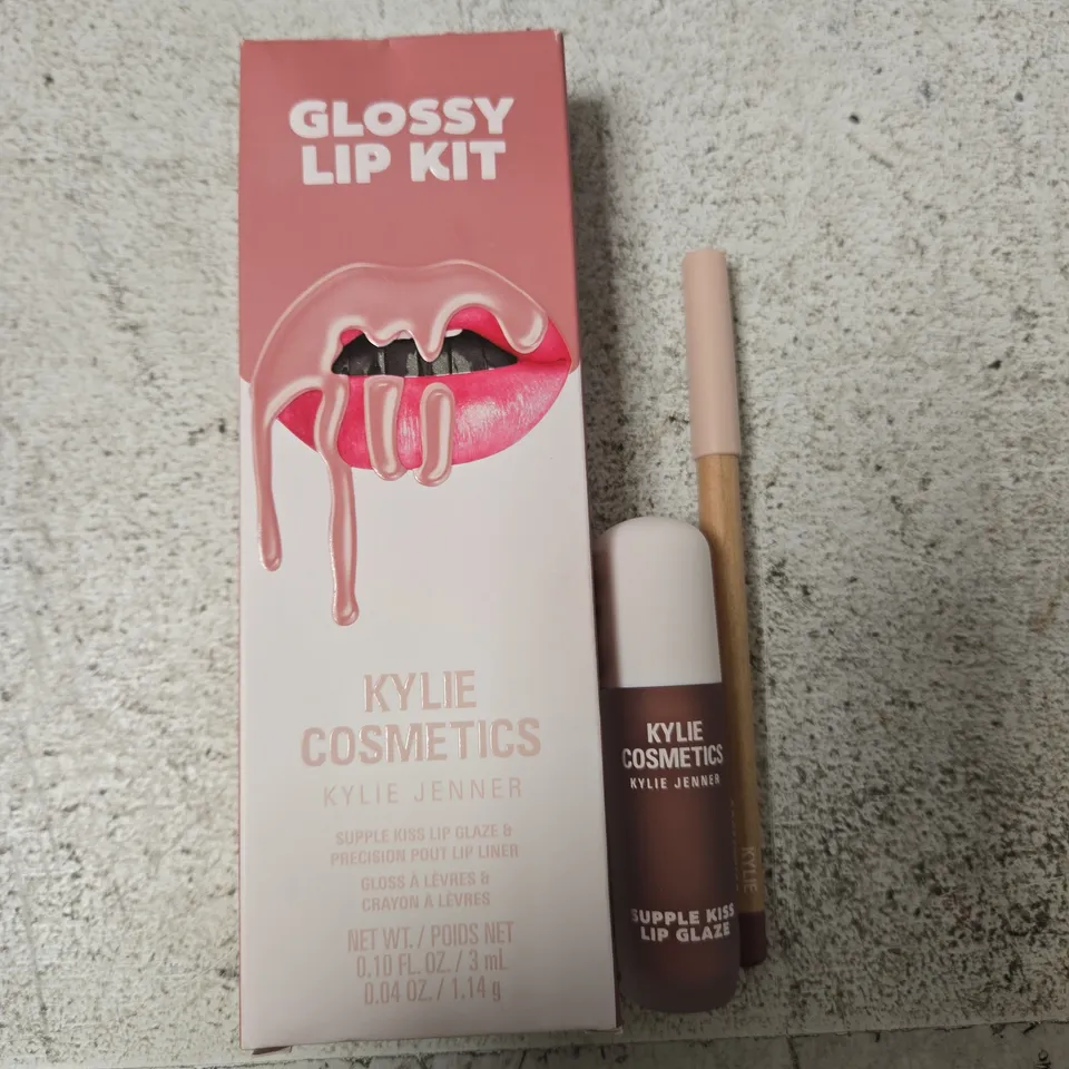 KYLIE COSMETICS GLOSS LIP KIT – LIP GLOSS SET (KYLIE JENNER)