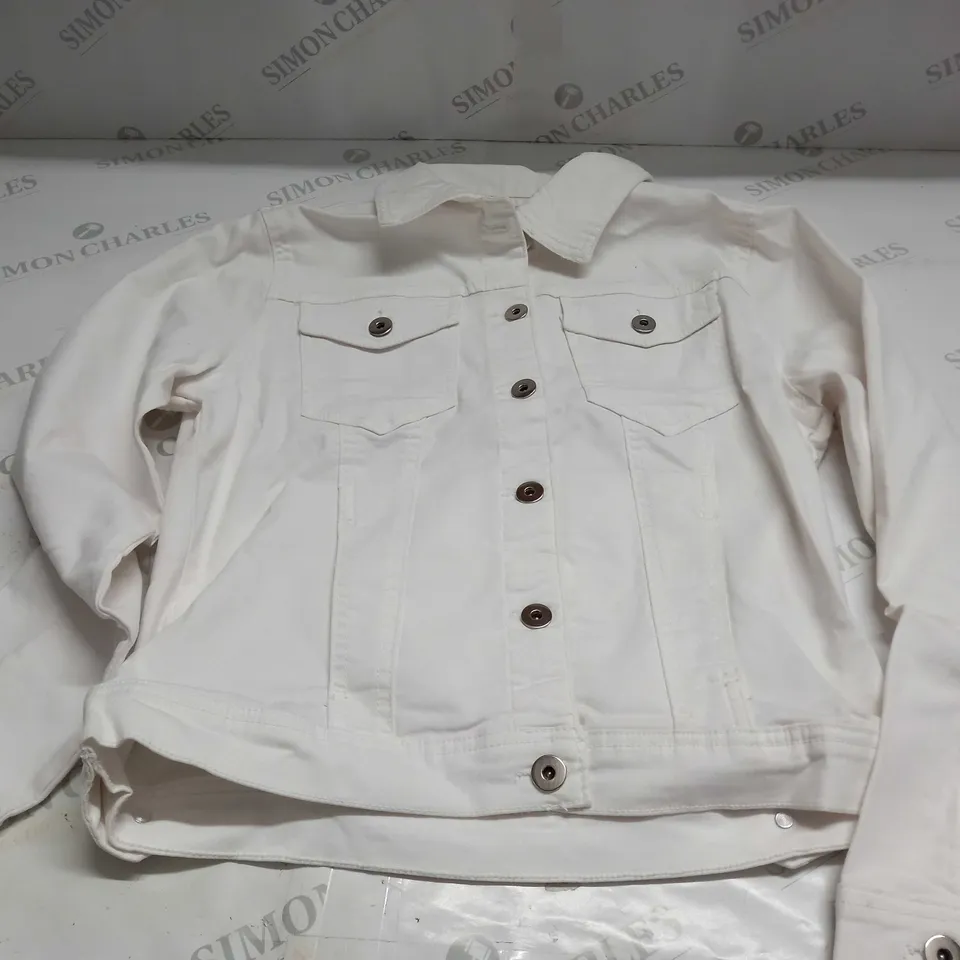 KURT MULLER WOMAN CROP FAUX DENIM JACKET IN WHITE - UK 12
