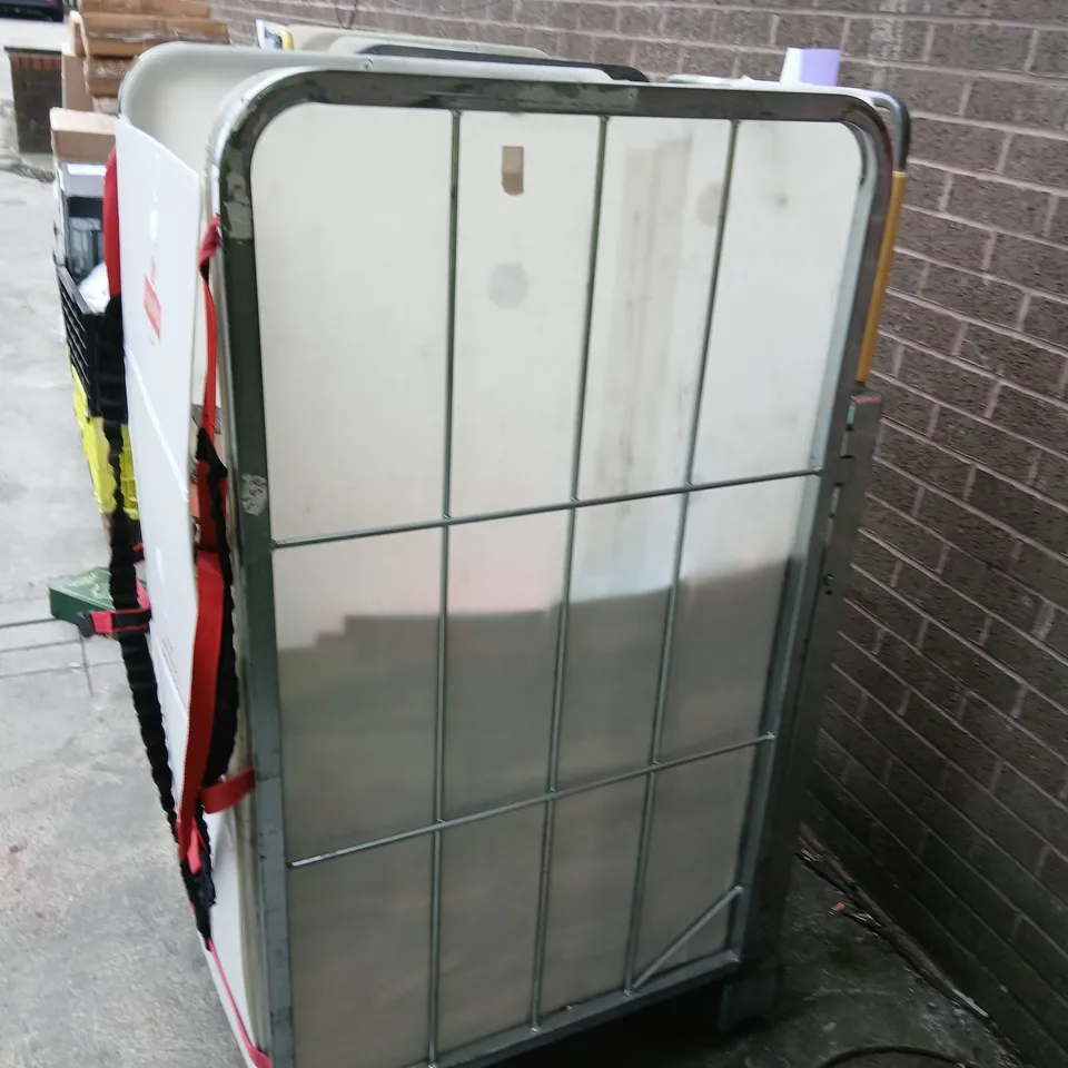 LARGE QUANTITY OF ASSORTED FICTION AND NON FICTION BOOKS