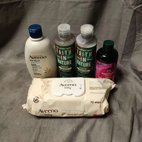 APPROXIMATELY 20 ASSORTED COSMETIC ITEMS TO INCLUDE  FAITH IN NAUTURE SHAMPOO AND CONDITIONER, AVEENO BABY WIPES, AVEENO SKIN RELIEF, SUGARPLUM PASSION BATH AND SHOWER GEL ETC