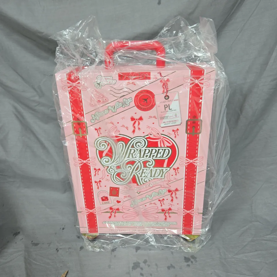 P LOUISE WRAPPED & READY SUITCASE – STRAWBERRY SNOWFLAKE 