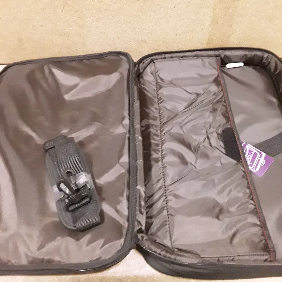 TARGUS LAPTOP CASE WITH SHOULDER STRAP