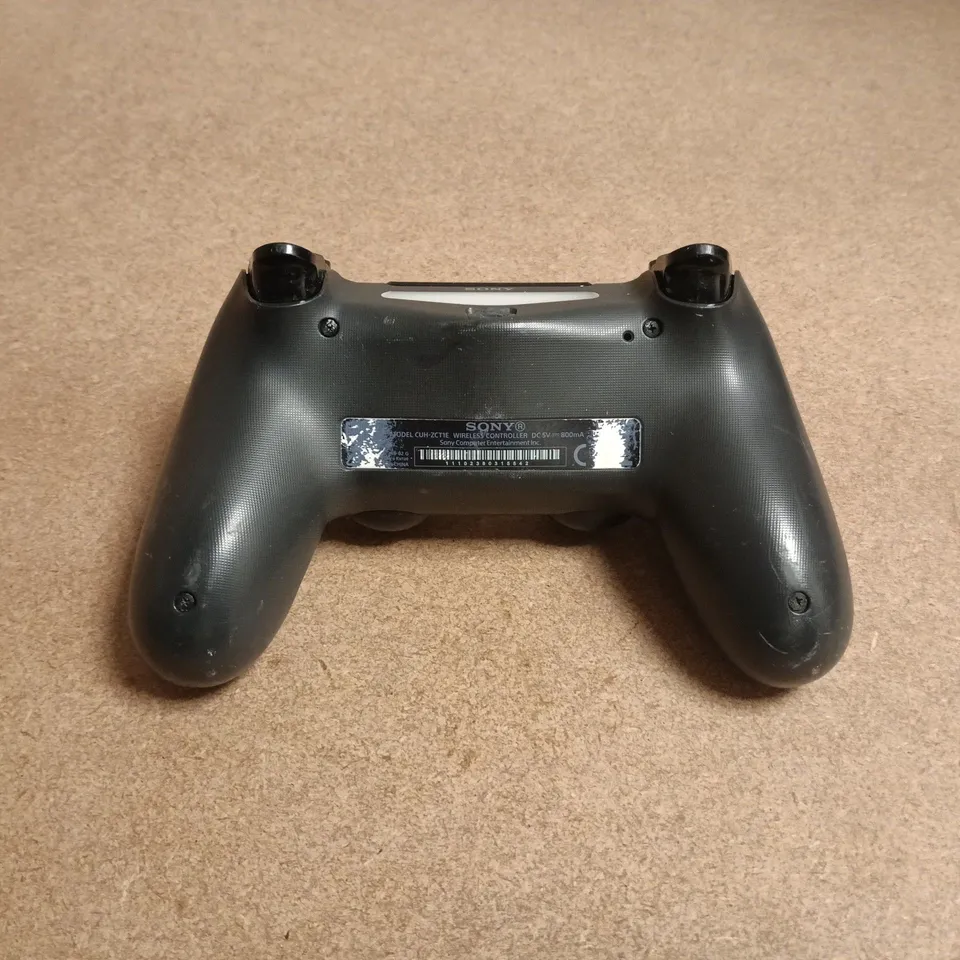 SONY PLAYSTATION 4 DUALSENSE WIRELESS CONTROLLER IN BLACK