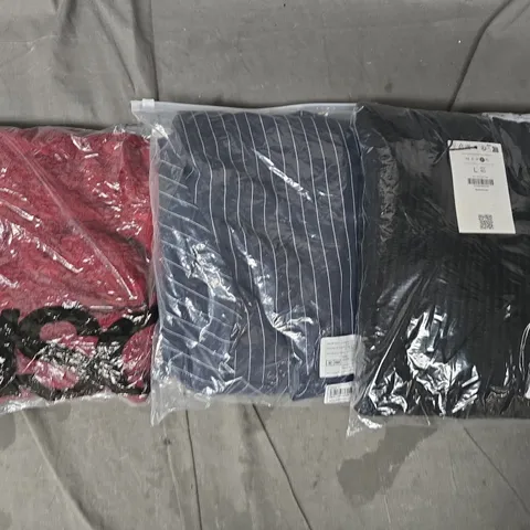 APPROXIMATELY 20 ASSORTED CLOTHING AND FASHION PRODUCTS IN VARIOUS STYLES AND SIZES - COLLECTION ONLY