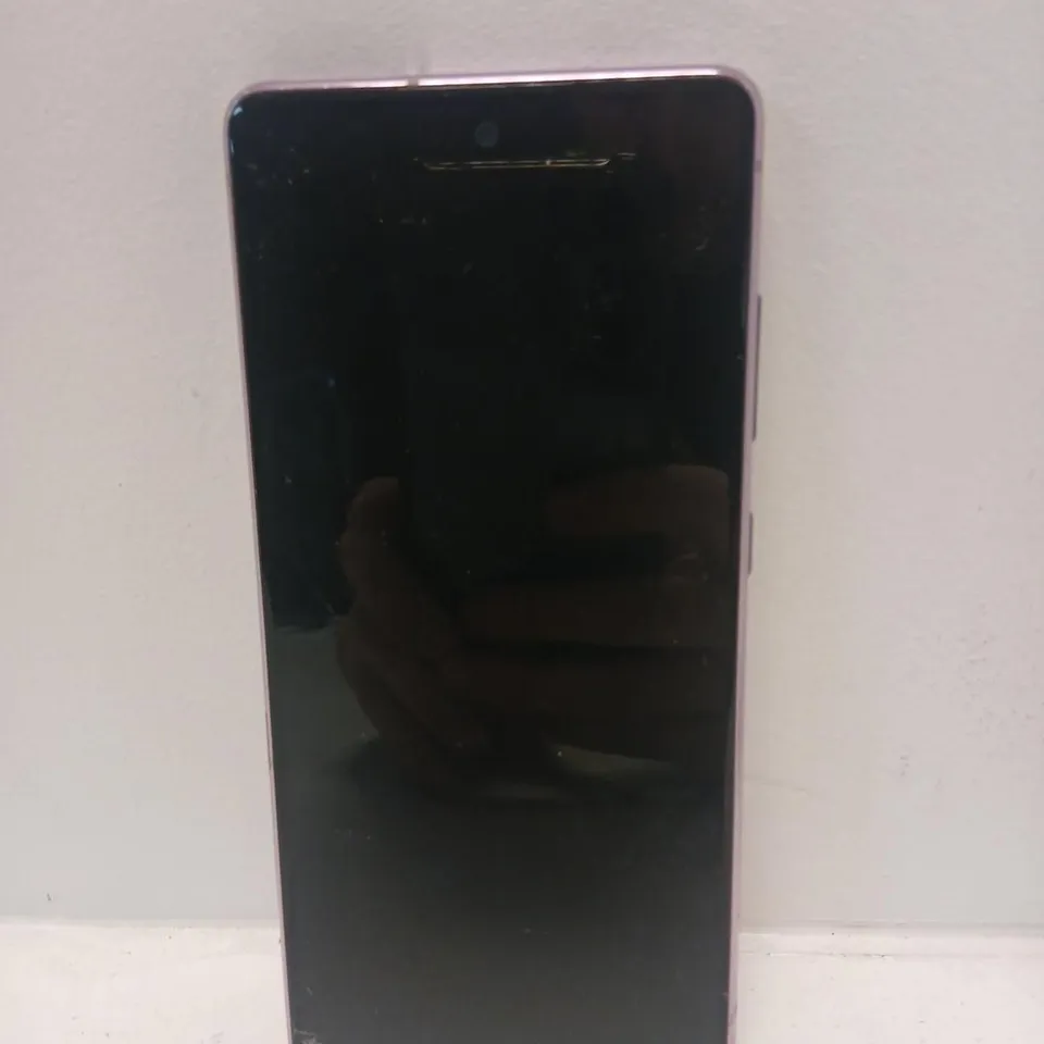 SAMSUNG GALAXY SMARTPHONE – PURPLE (CAMERA QUAD) – DAMAGED BACK PANEL