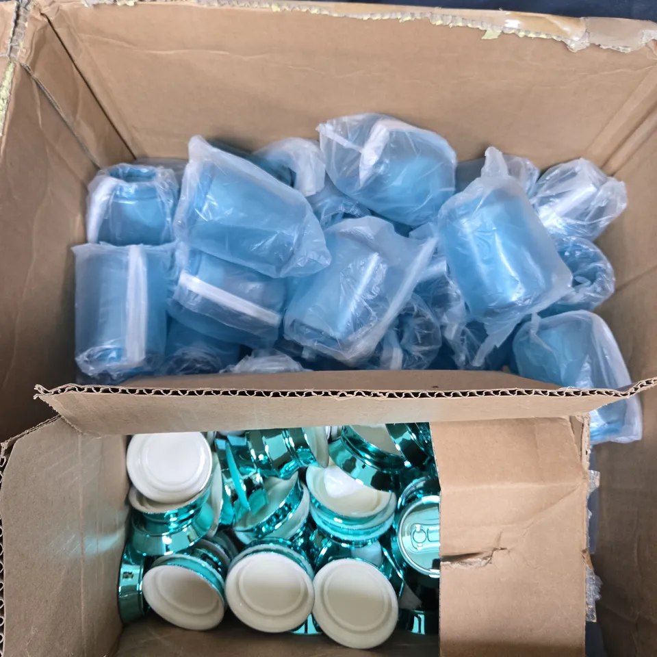 APPROXIMATELY 30 CAN DESIGN PLASTIC STORAGE CONTAINERS 